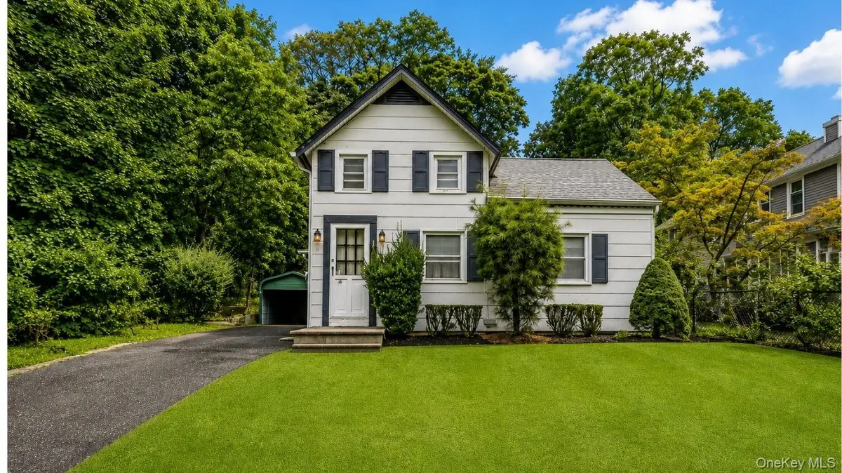 10 Overton PASS, Saint James, NY 11780