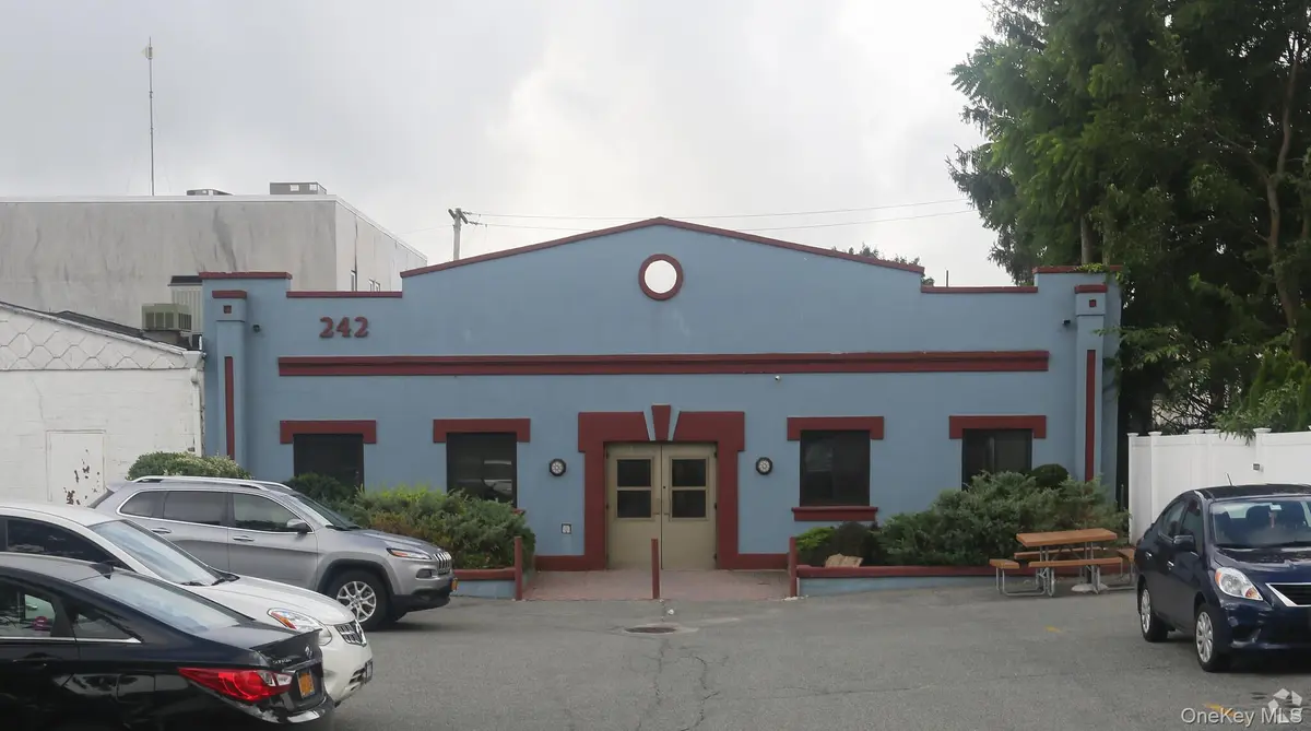 242 Drexel AVE #1, Westbury, NY 11590