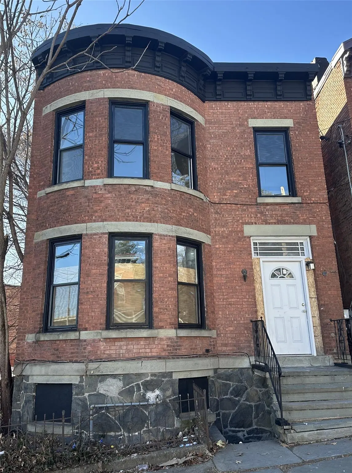 85 City TER, Newburgh, NY 12550
