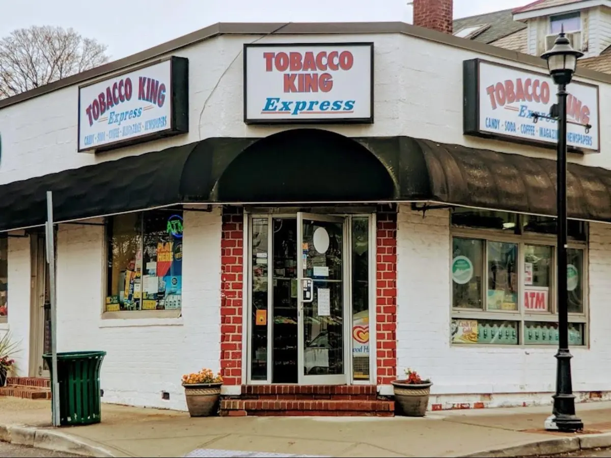 3 Station PLZ, Glen Head, NY 11545