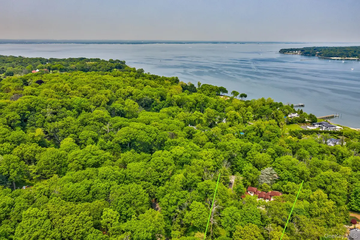 262 Harbor Acres RD, Port Washington, NY 11050
