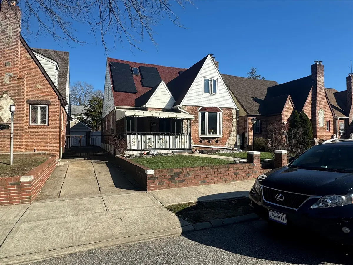 11583 220th ST, Cambria Heights, NY 11411