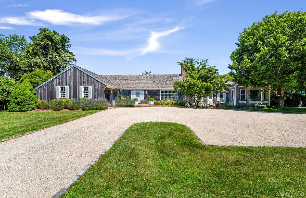 19 Quaquanantuck LN, Quogue, NY 11959