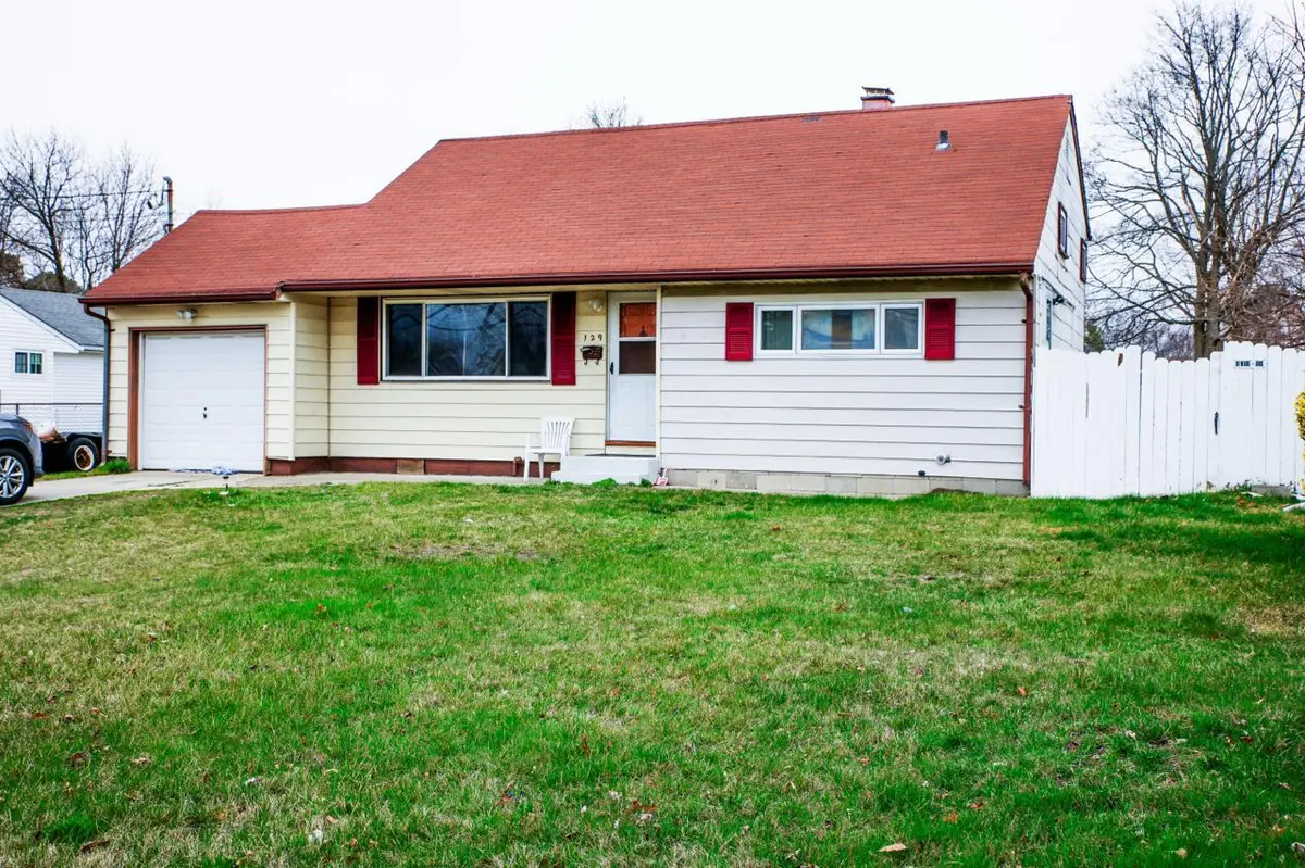 129 2nd AVE, Brentwood, NY 11717