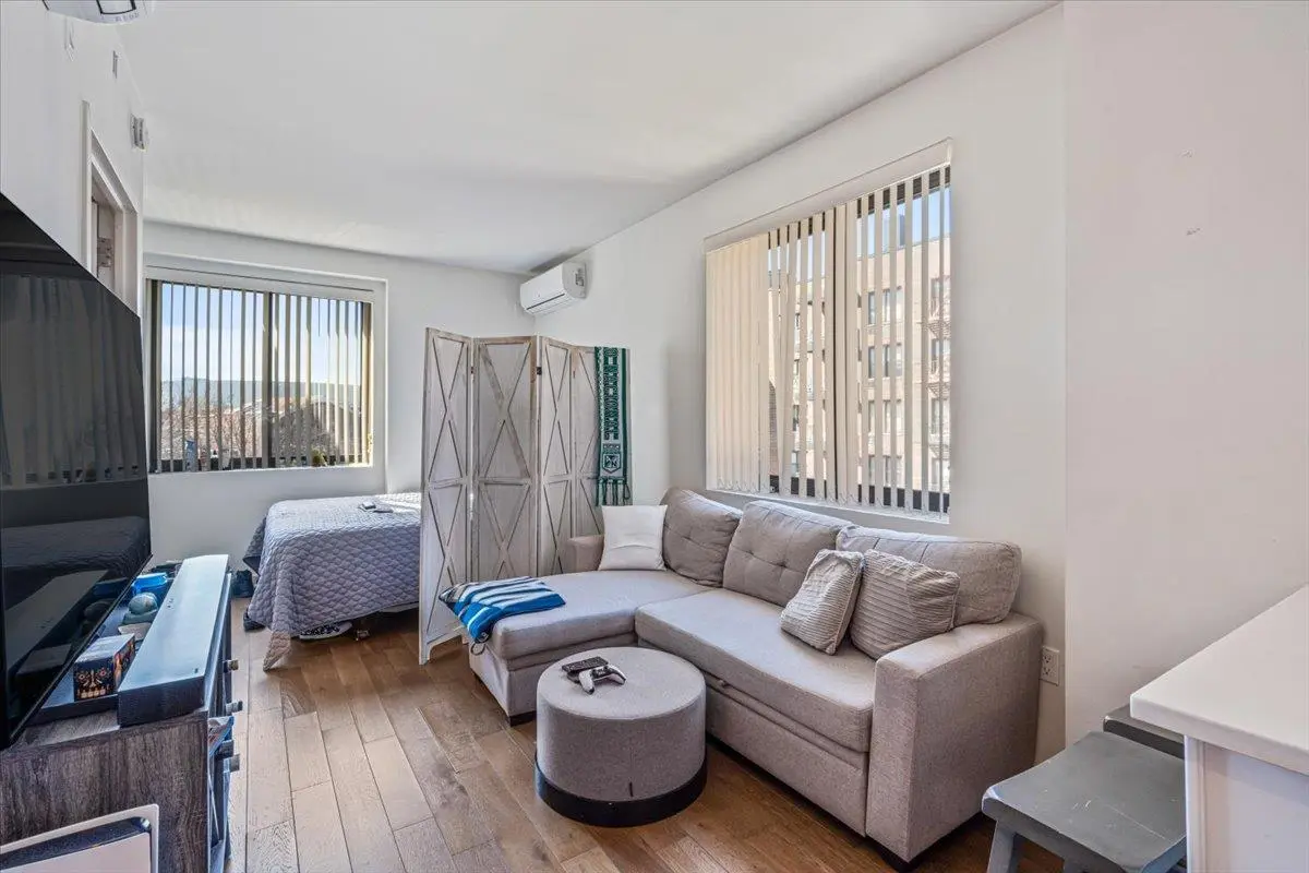 87-22 51st AVE #4H, Elmhurst, NY 11373
