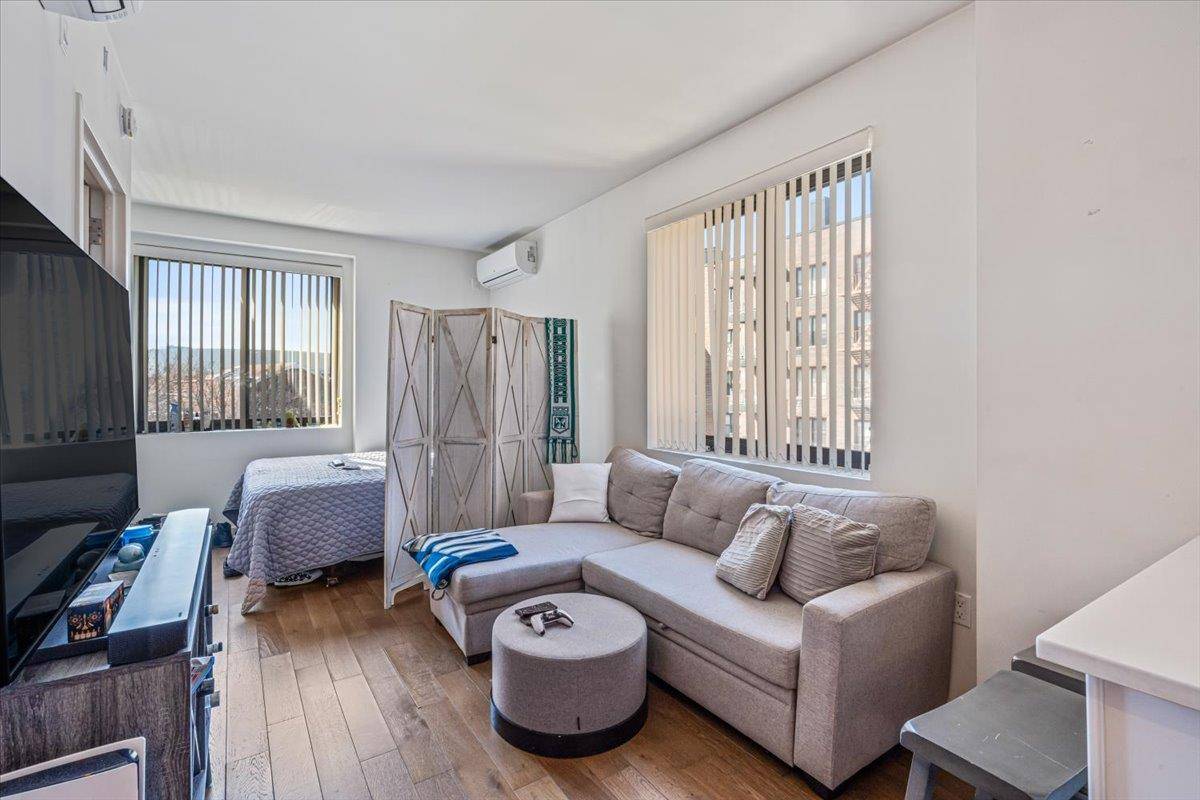 87-22 51st AVE #4H, Elmhurst, NY 11373