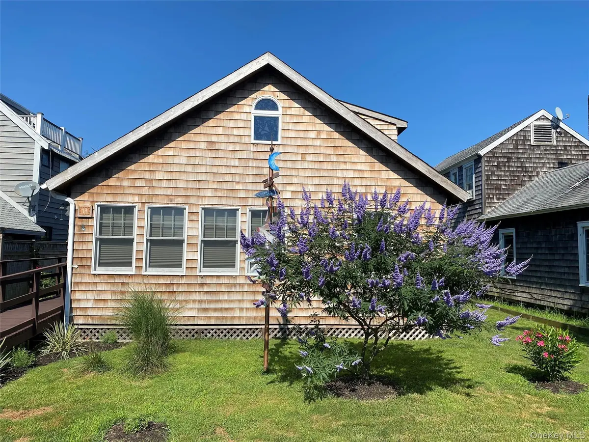 19 Ocean RD, Ocean Beach, NY 11770