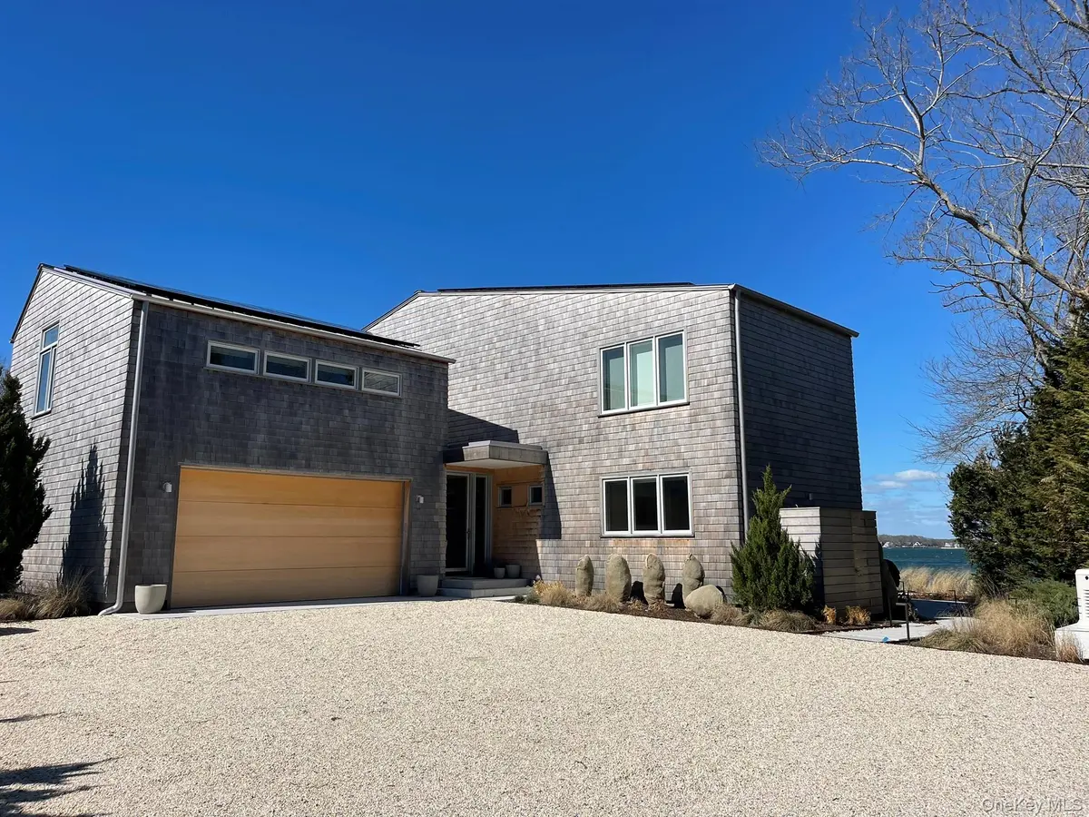 495 N Parish DR, Southold, NY 11971