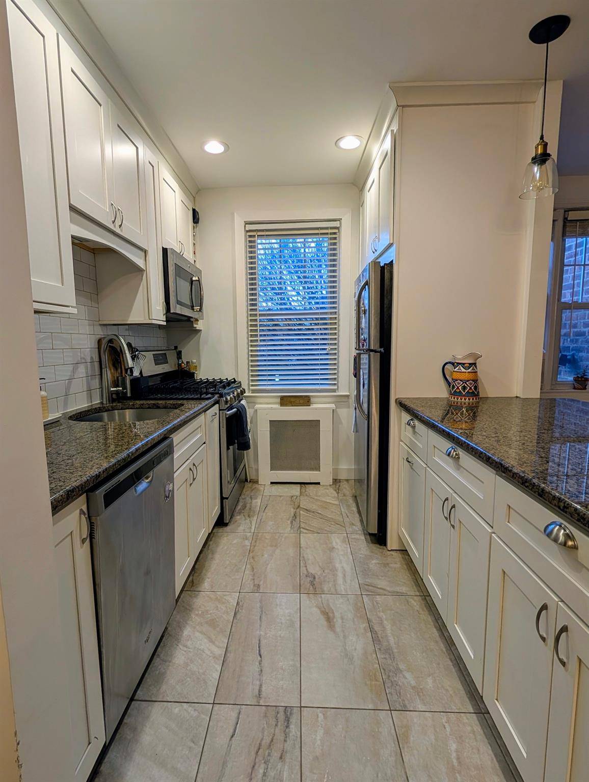 200 N Village AVE #Apt B1, Rockville Centre, NY 11570