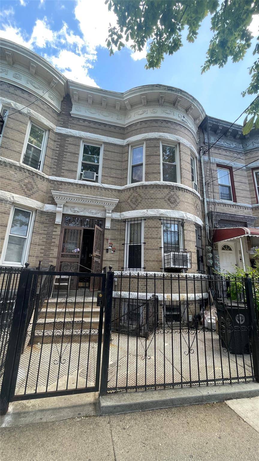 133 Highland PL, Brooklyn, NY 11208