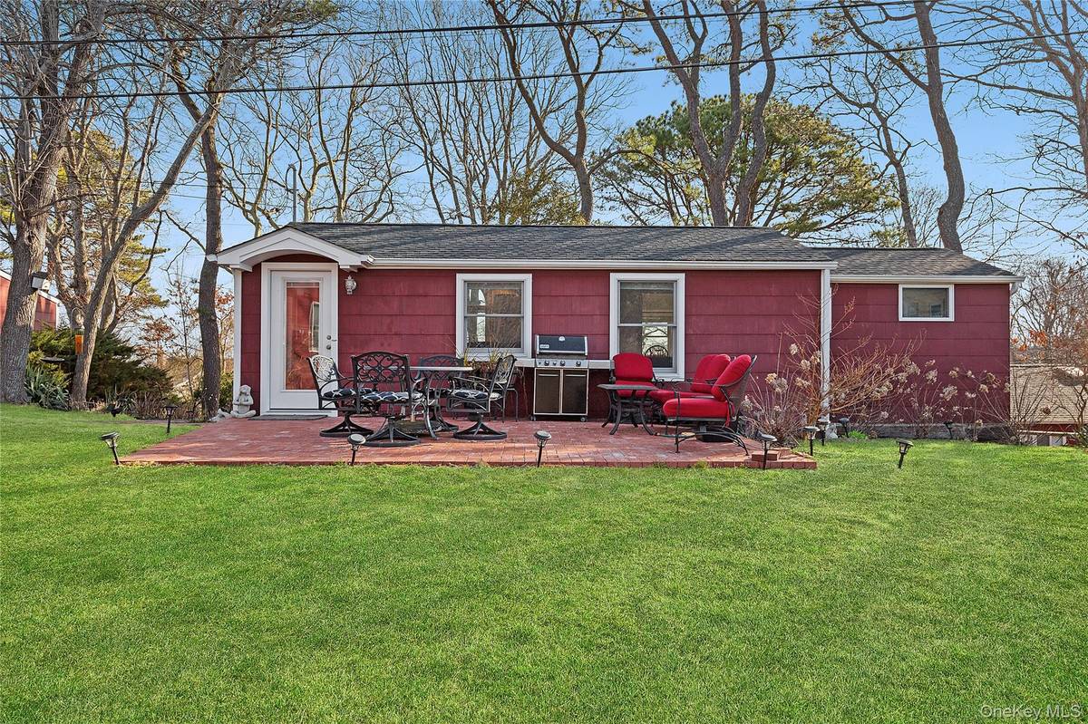 67 North RD #A, Hampton Bays, NY 11946