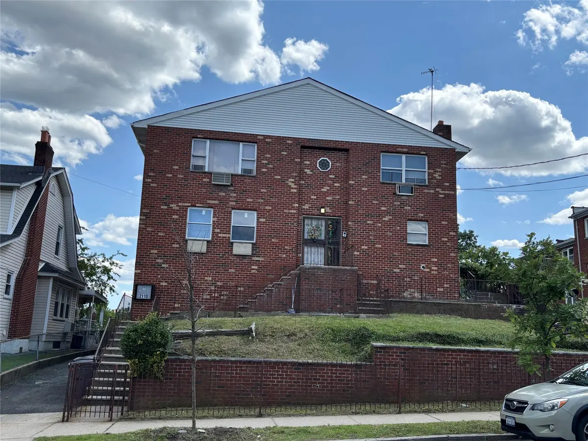 2110 Light ST, Bronx, NY 10466