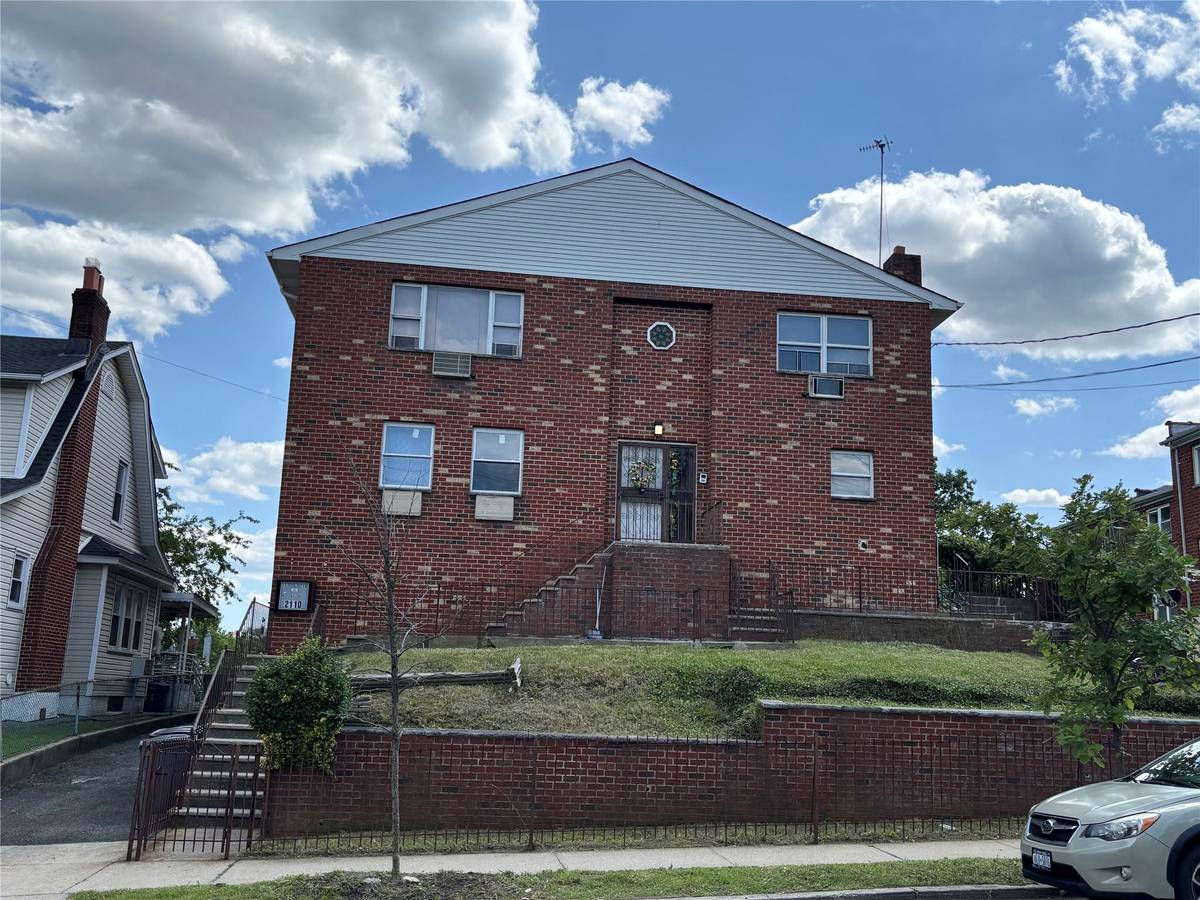 2110 Light ST, Bronx, NY 10466