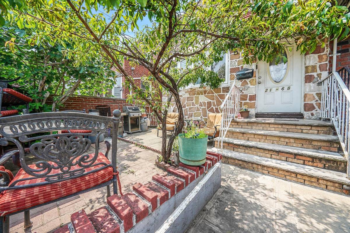 2168 37th ST, Astoria, NY 11105