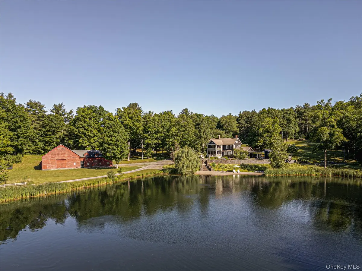88 Mac Brown RD, Claverack, NY 12513