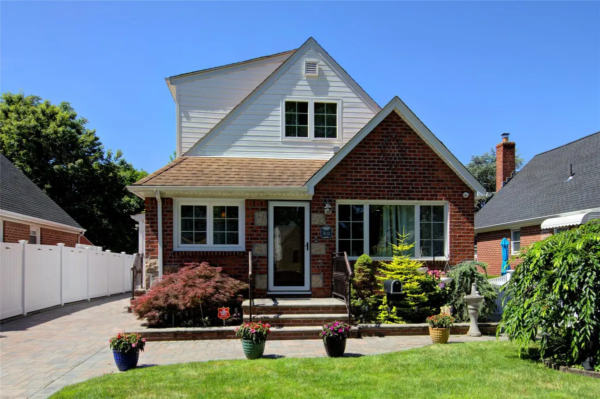 7622 265th ST, New Hyde Park, NY 11040
