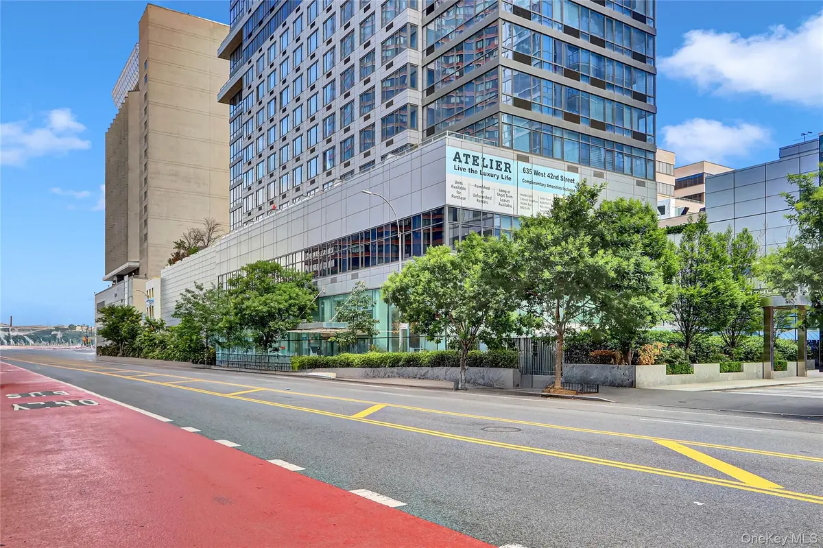 635 W 42nd ST #7A, New York (manhattan), NY 10036