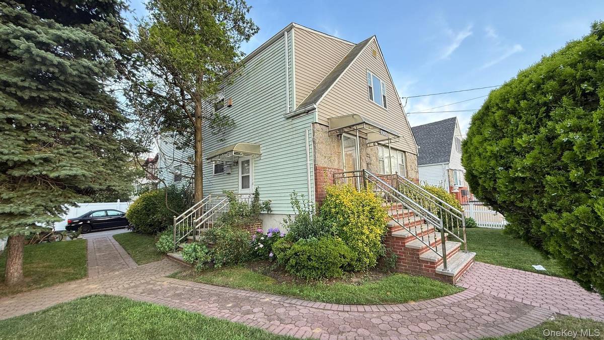 14605 227th ST, Springfield Gardens, NY 11413