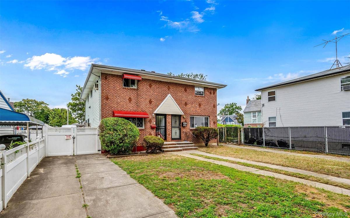 132-20 Farmers BLVD, Saint Albans, NY 11434
