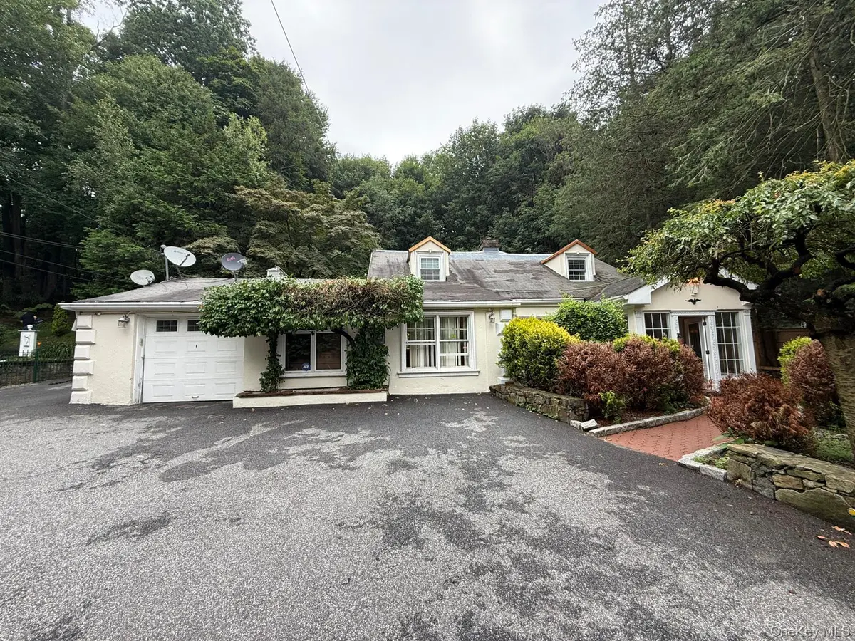 445 W Hartsdale AVE, Hartsdale, NY 10530