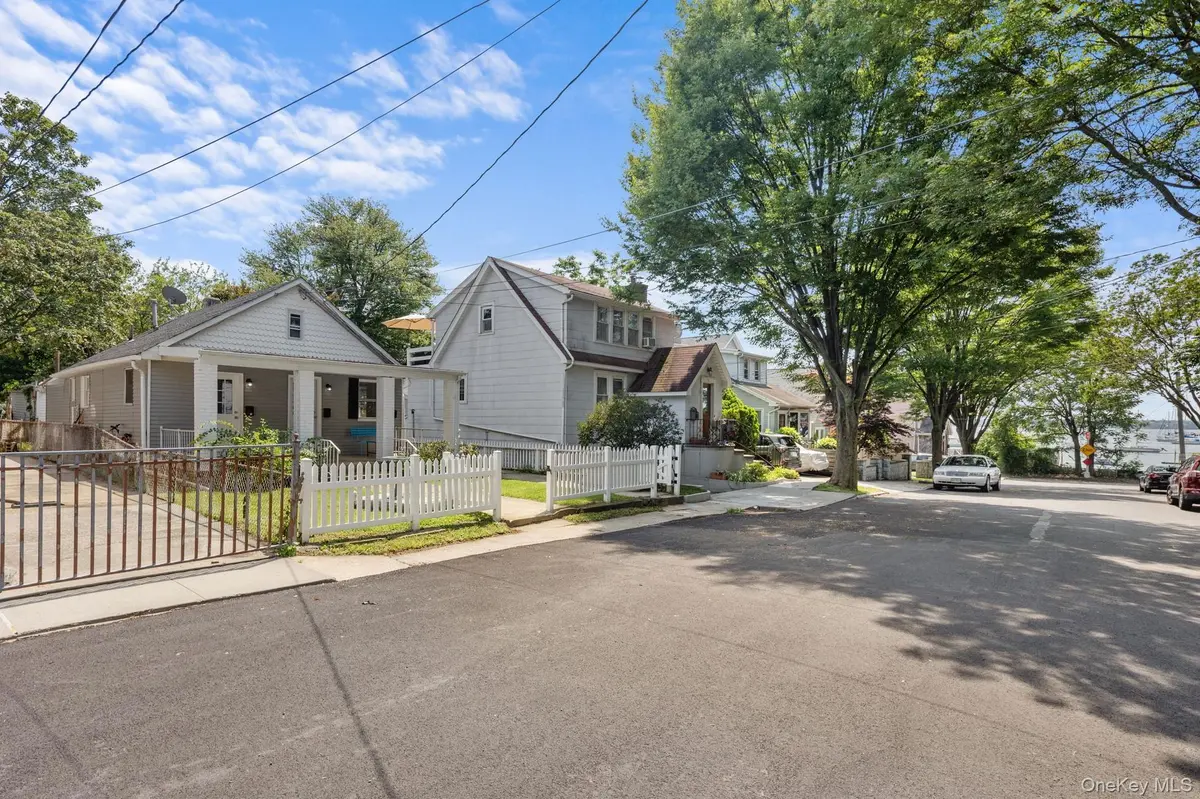 32 Tier ST, Bronx, NY 10464