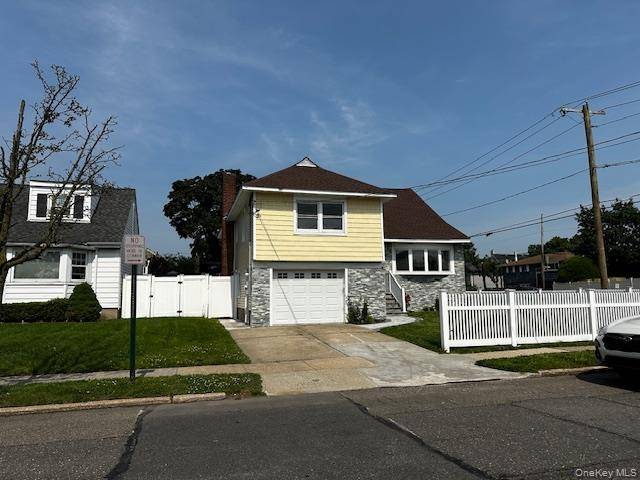 558 Oxford RD, Cedarhurst, NY 11516