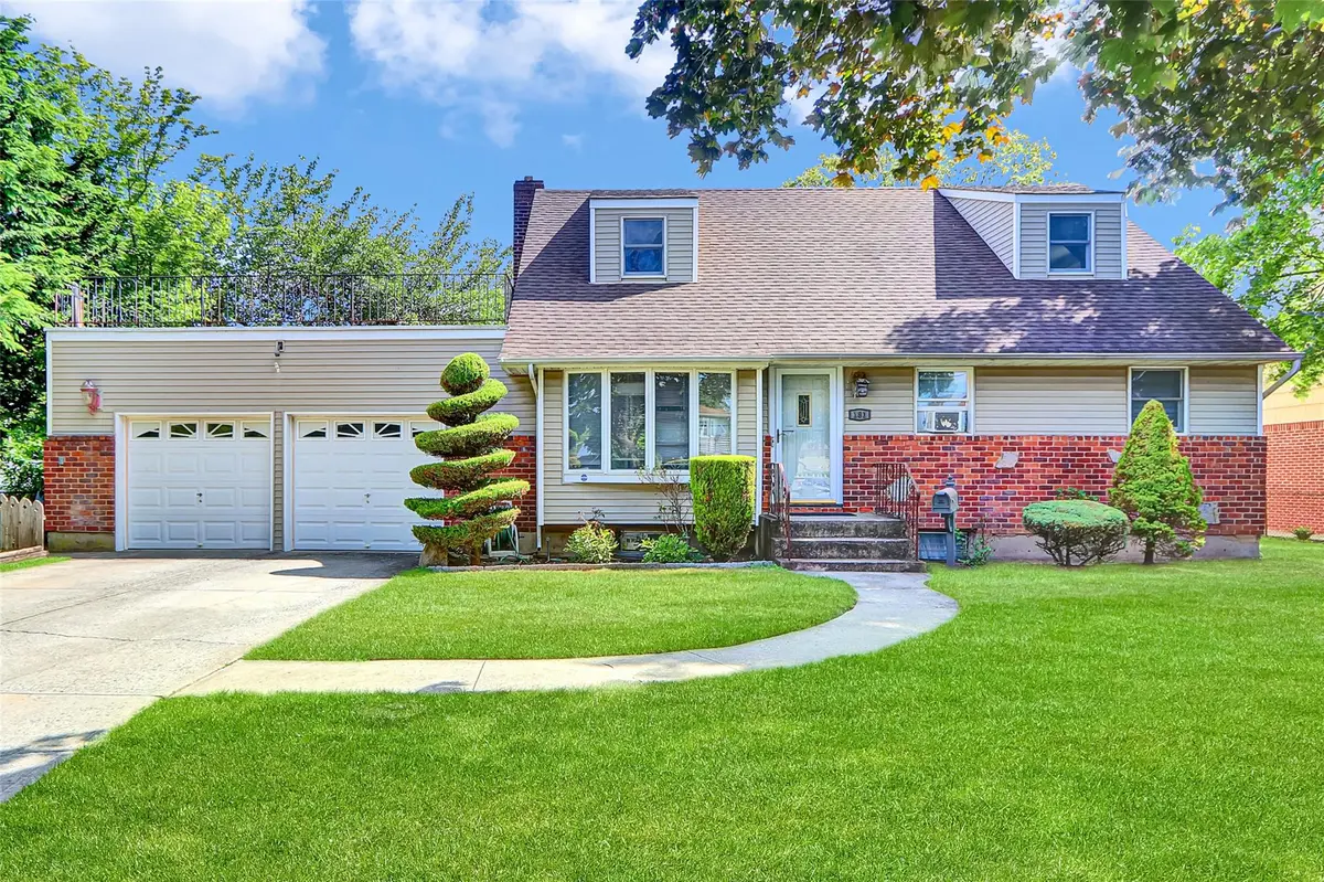 181 Maple AVE, East Meadow, NY 11554