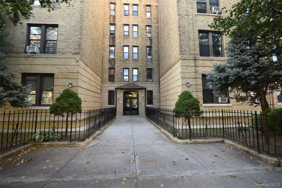83-52 Talbot ST #5C, Kew Gardens, NY 11415