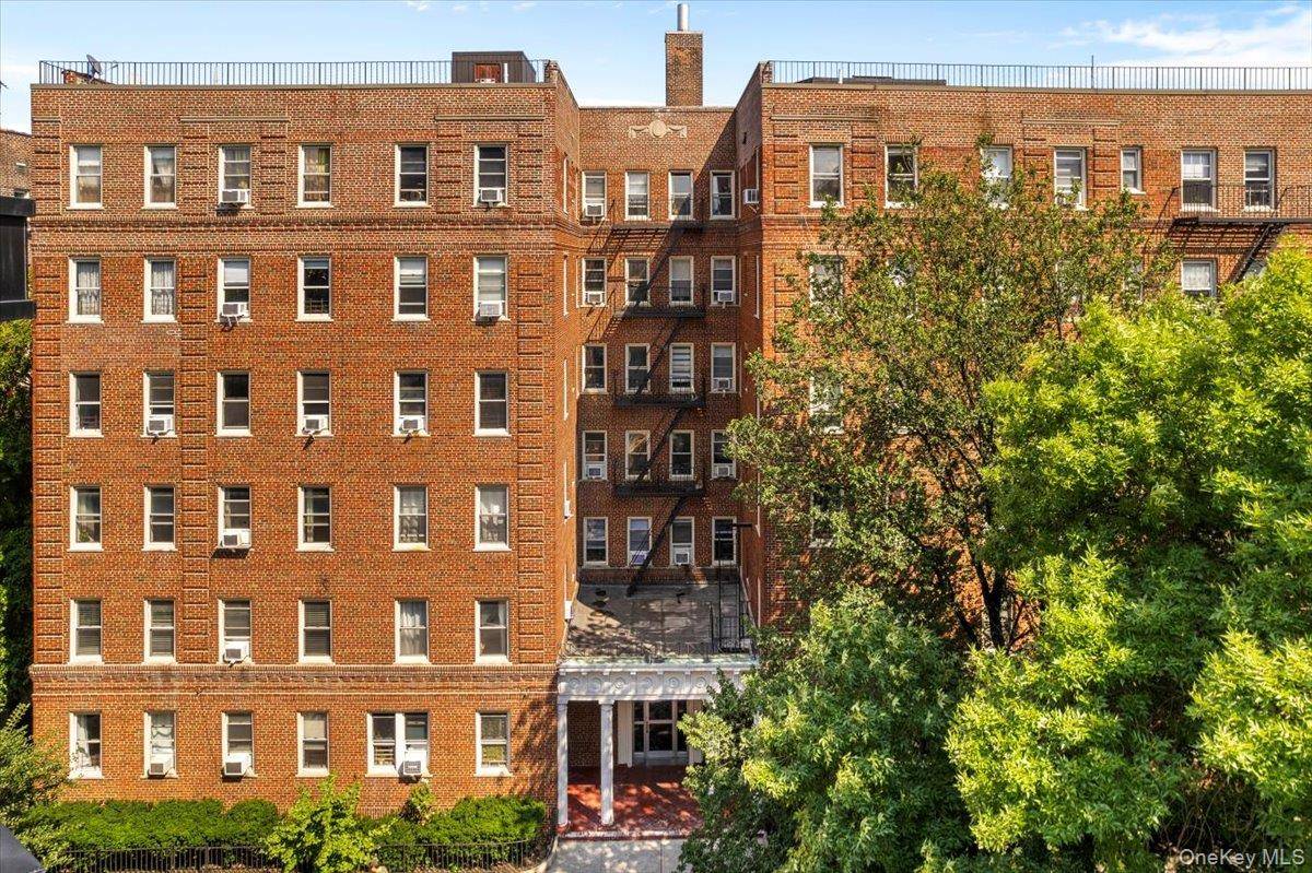 41-35 45th ST ##2B, Sunnyside, NY 11104