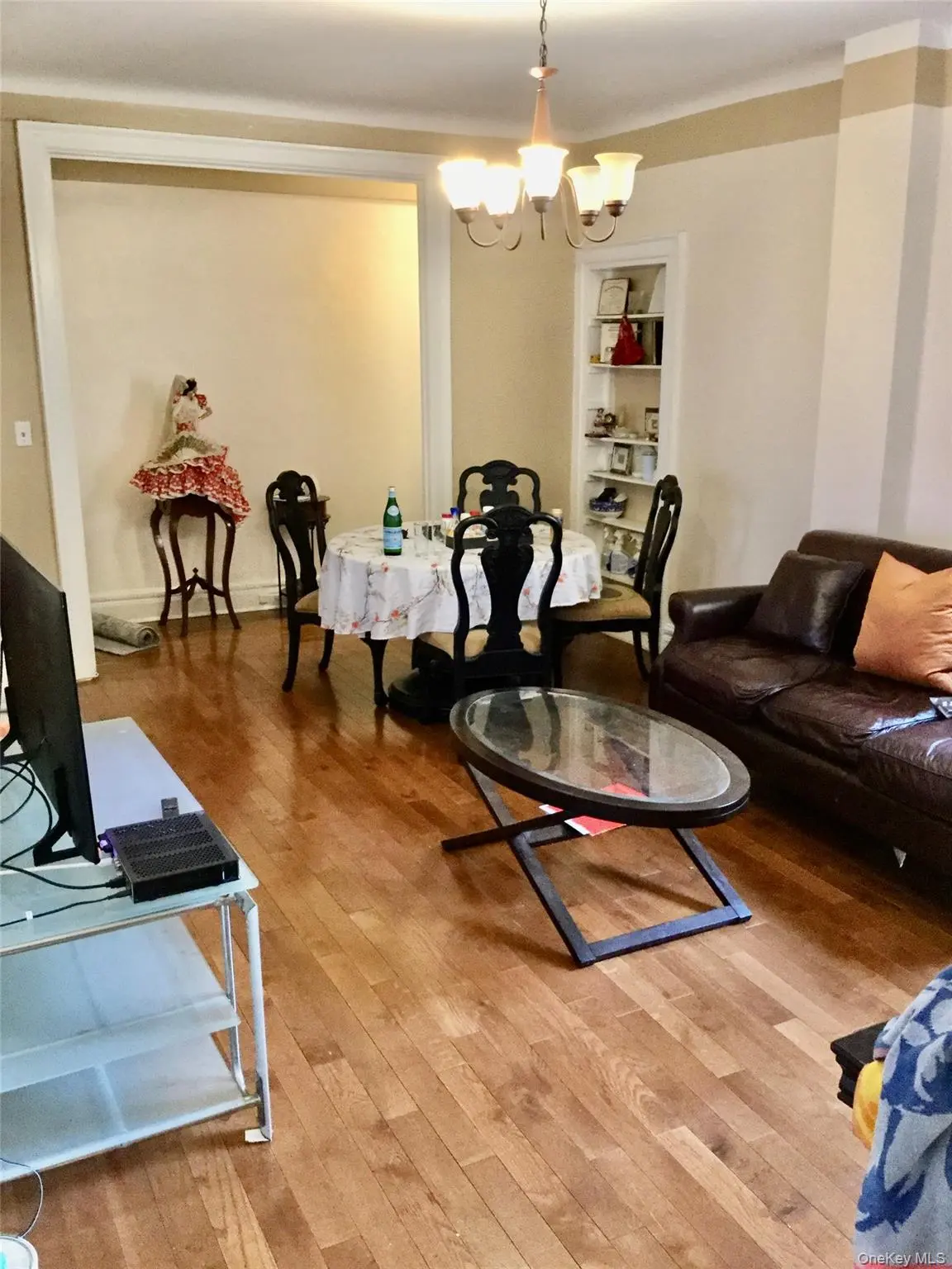 35-20 82 ST #31, Jackson Heights, NY 11372