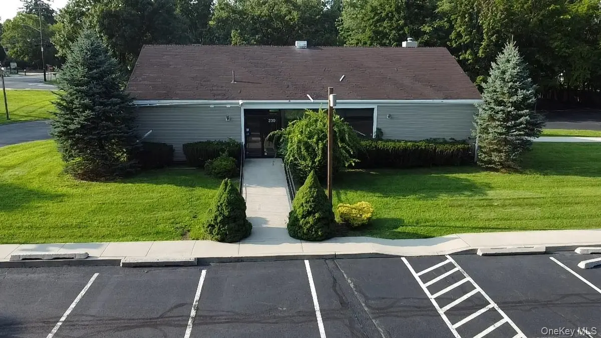 230 N Middletown RD, Pearl River, NY 10965