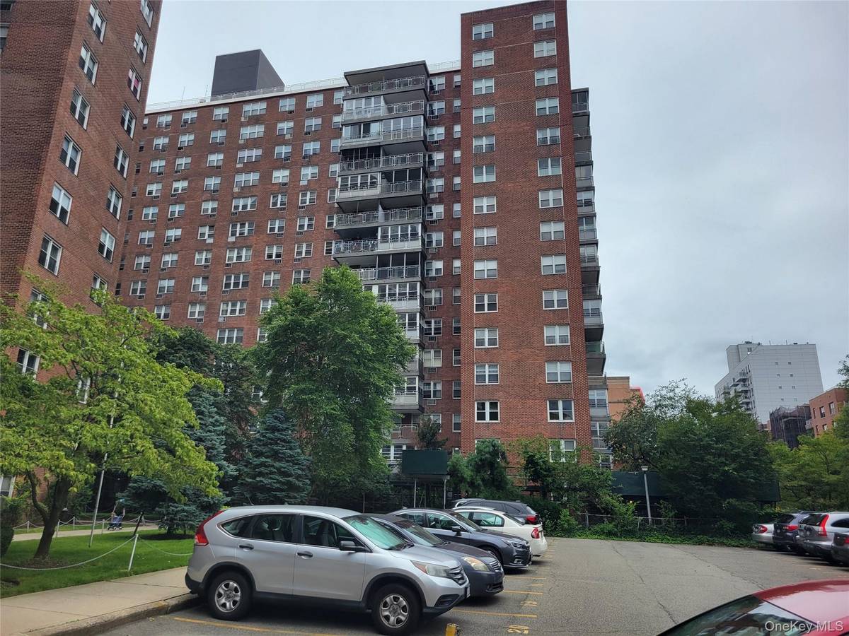 138-10 Franklin AVE #5H, Flushing, NY 11355