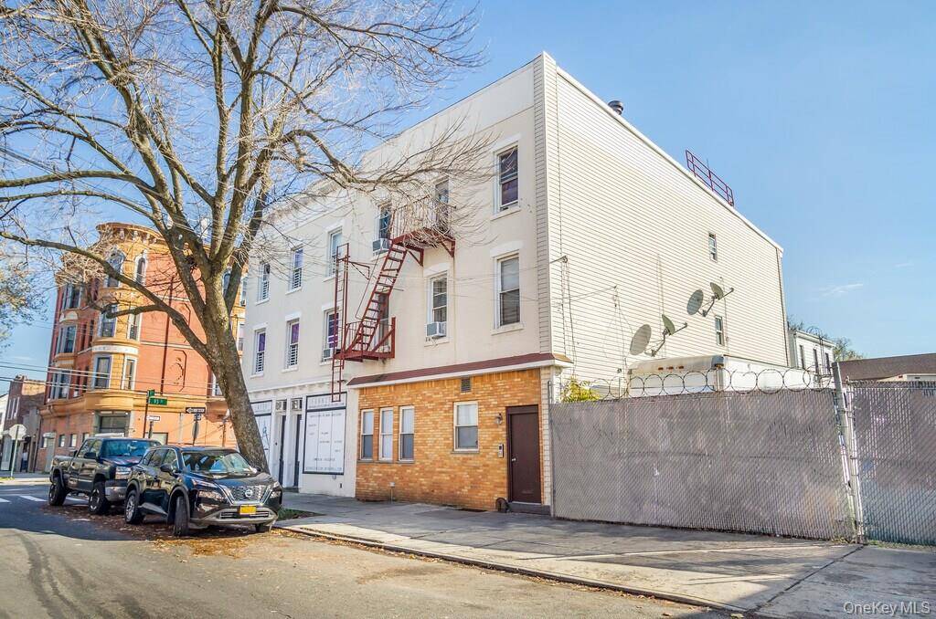 92-14 95th AVE, Ozone Park, NY 11416