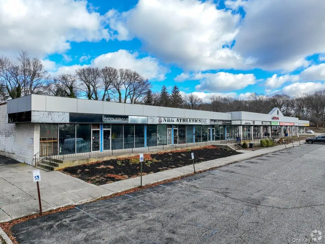 1021 Portion RD, Ronkonkoma, NY 11779