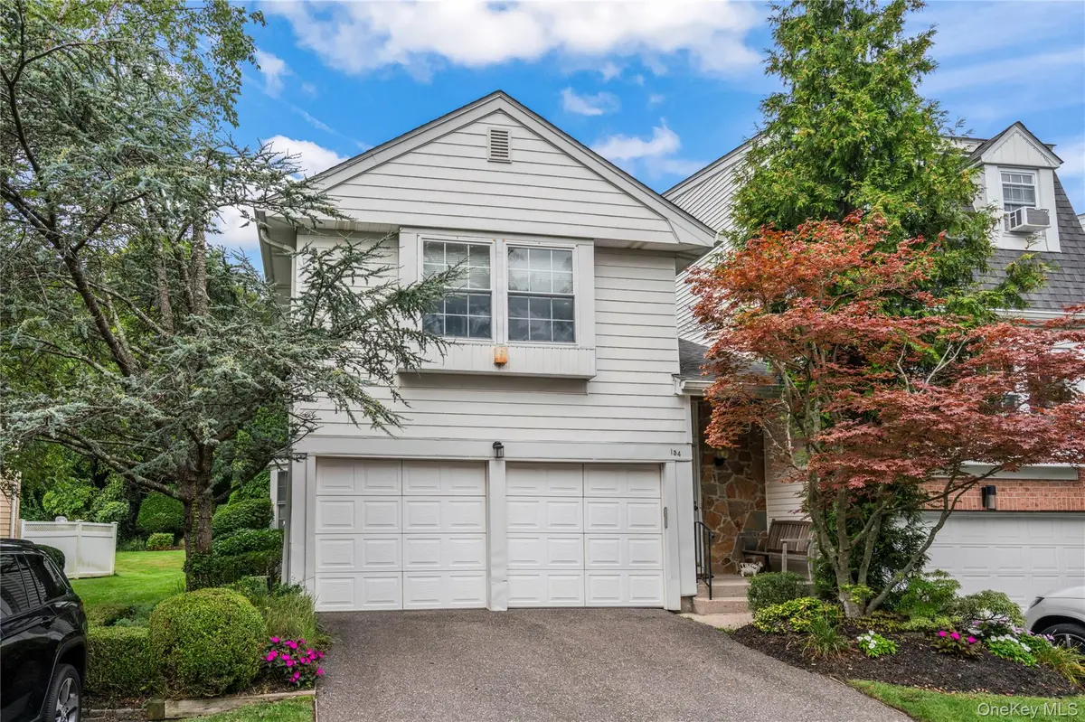 154 Hidden Ridge DR, Syosset, NY 11791