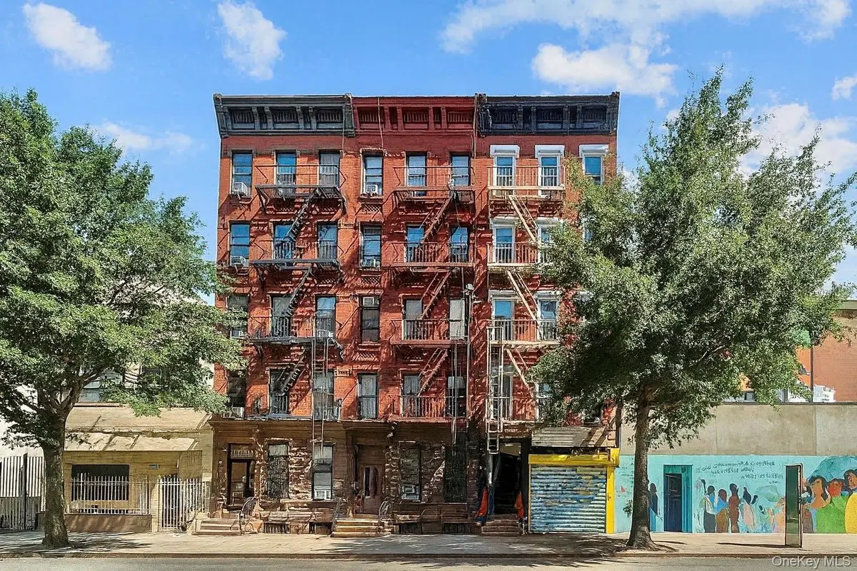 303 W 116th ST, New York (manhattan), NY 10026