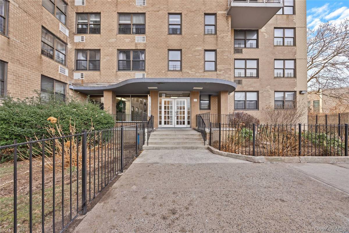 1966 Newbold AVE #108, Bronx, NY 10472