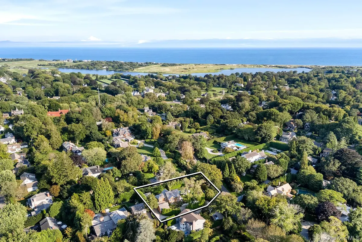 44 Buell LN, East Hampton, NY 11937