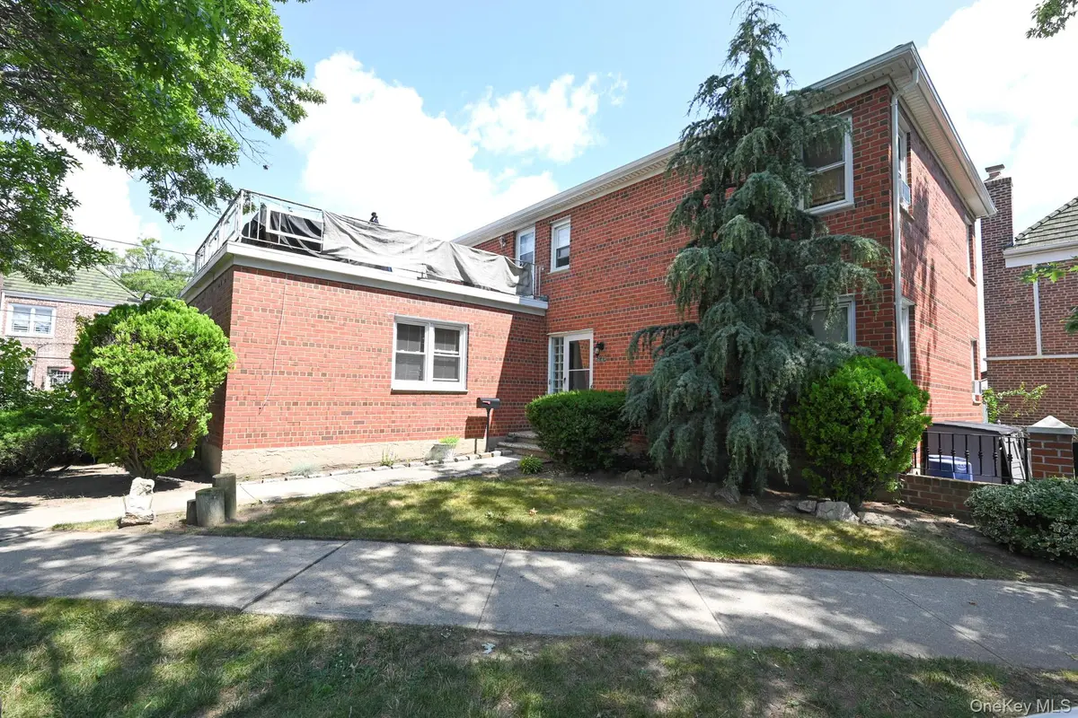 8223 Caldwell AVE, Middle Village, NY 11379