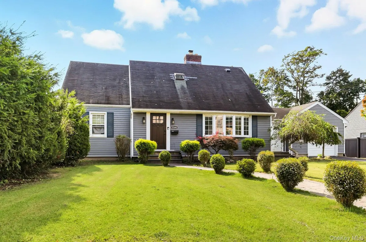 3208 Linden ST, Wantagh, NY 11793