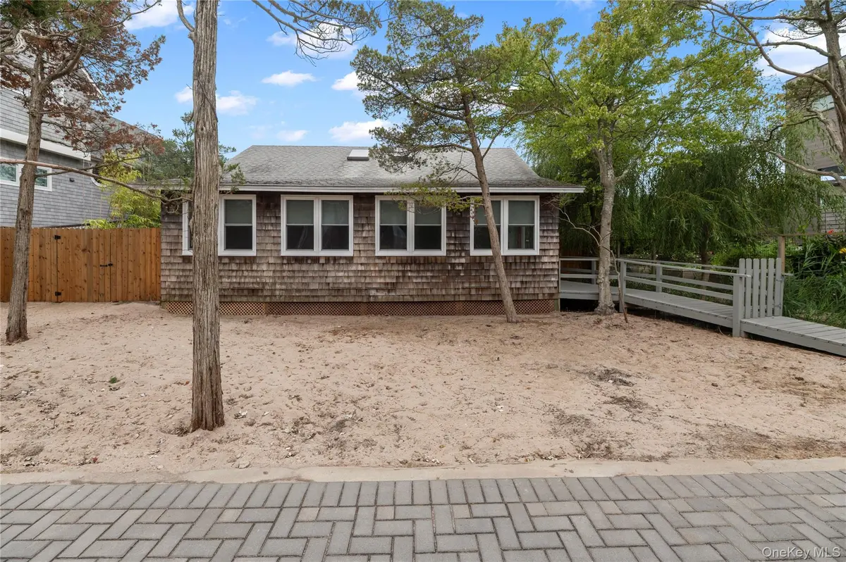 25 Atlantic AVE, Seaview, NY 11770
