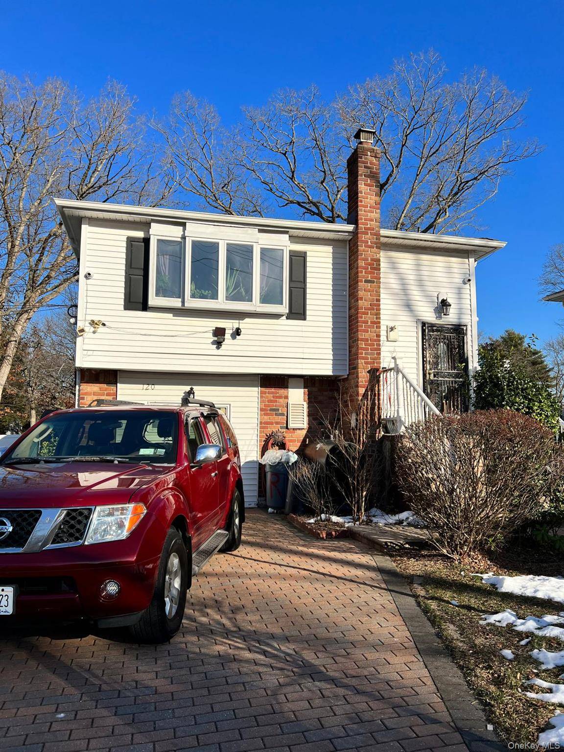120 Lockwood AVE, Huntington, NY 11746