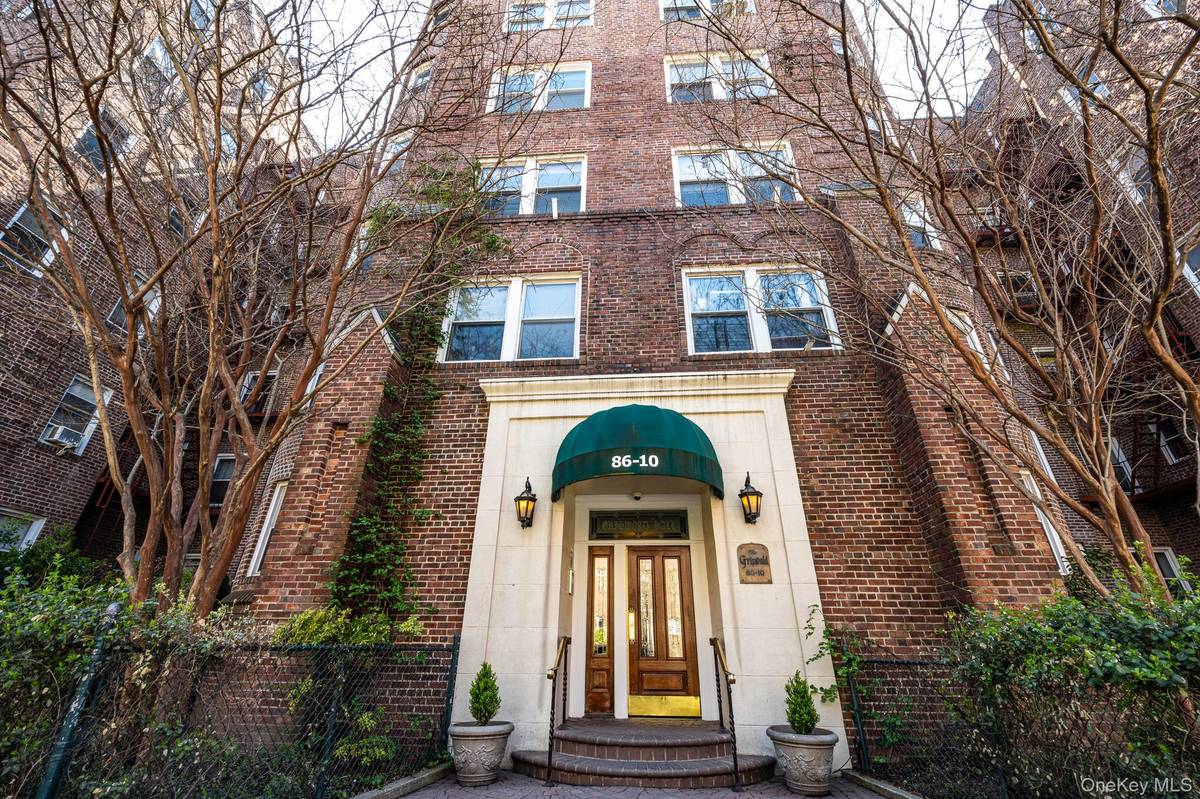 86-10 34 AVE #114, Jackson Heights, NY 11372
