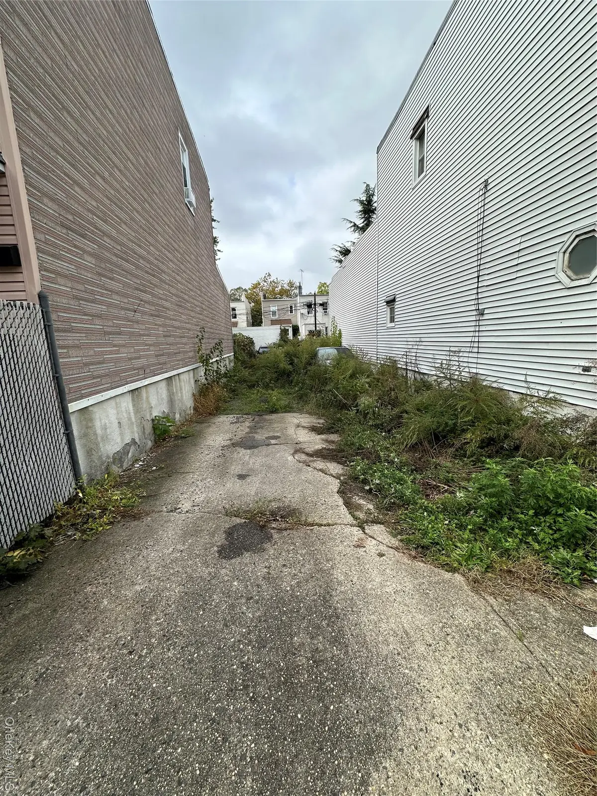 73-30 72 ST, Glendale, NY 11385