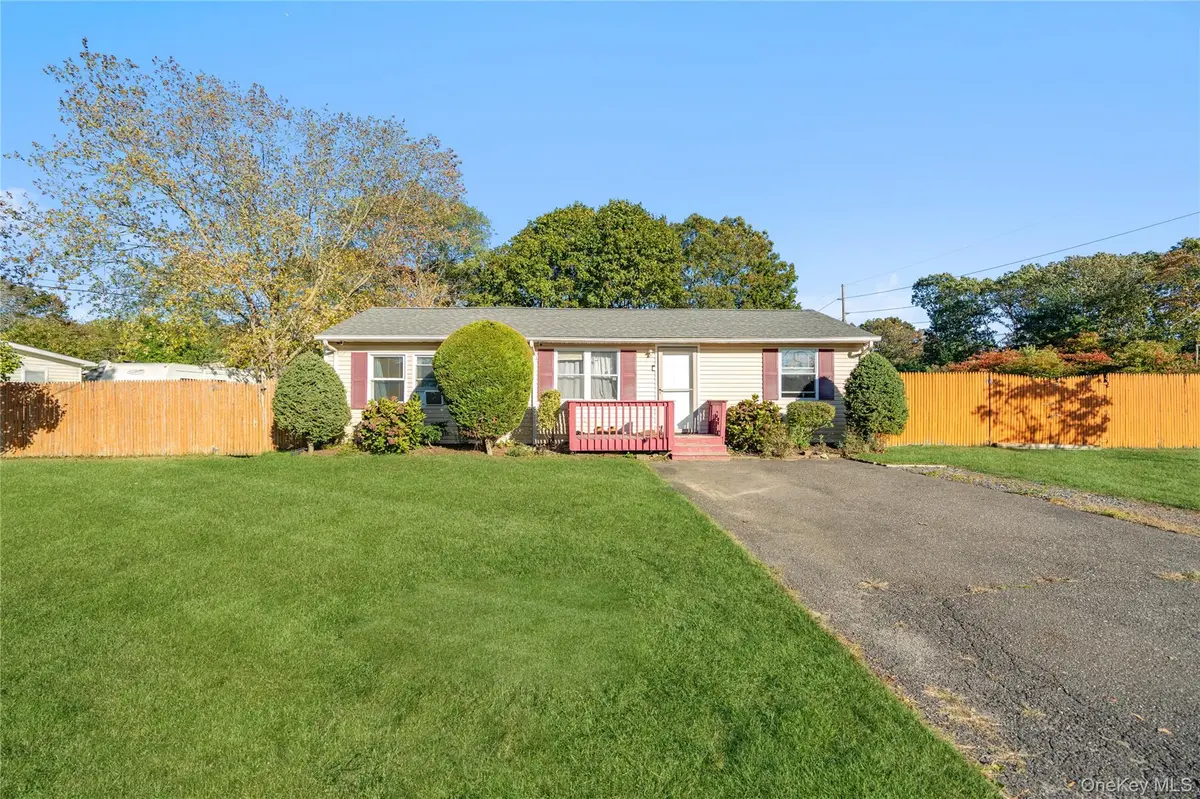 501 Scherger AVE, East Patchogue, NY 11772