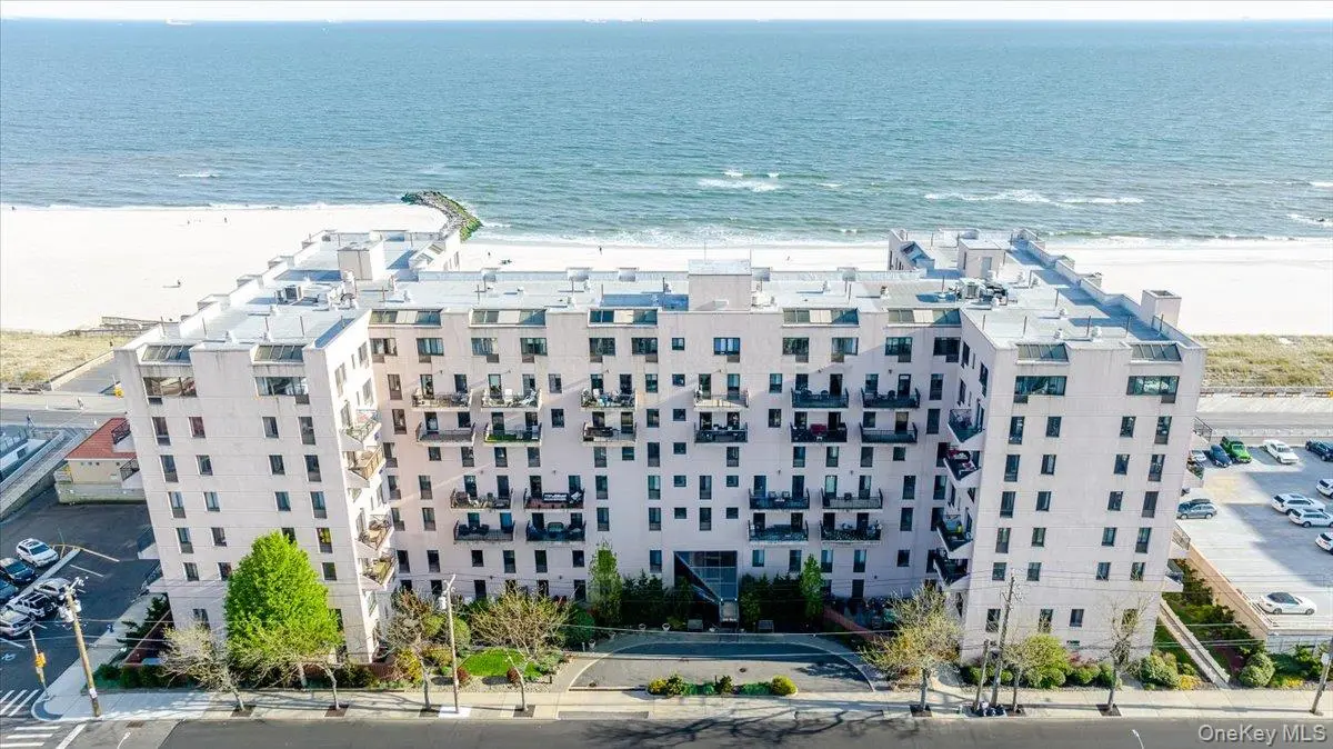 100 W Broadway #7L, Long Beach, NY 11561