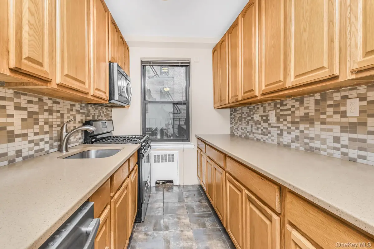3840 GREYSTONE #1K, Bronx, NY 10463