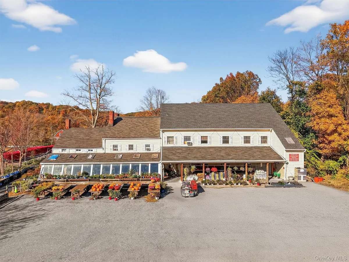 1062 Oregon RD, Cortlandt Manor, NY 10567