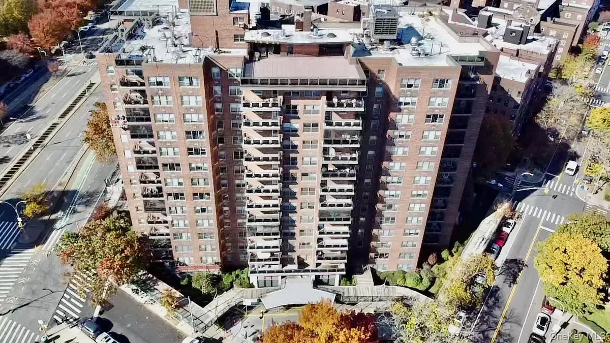 70-20 108th ST #2K, Forest Hills, NY 11375