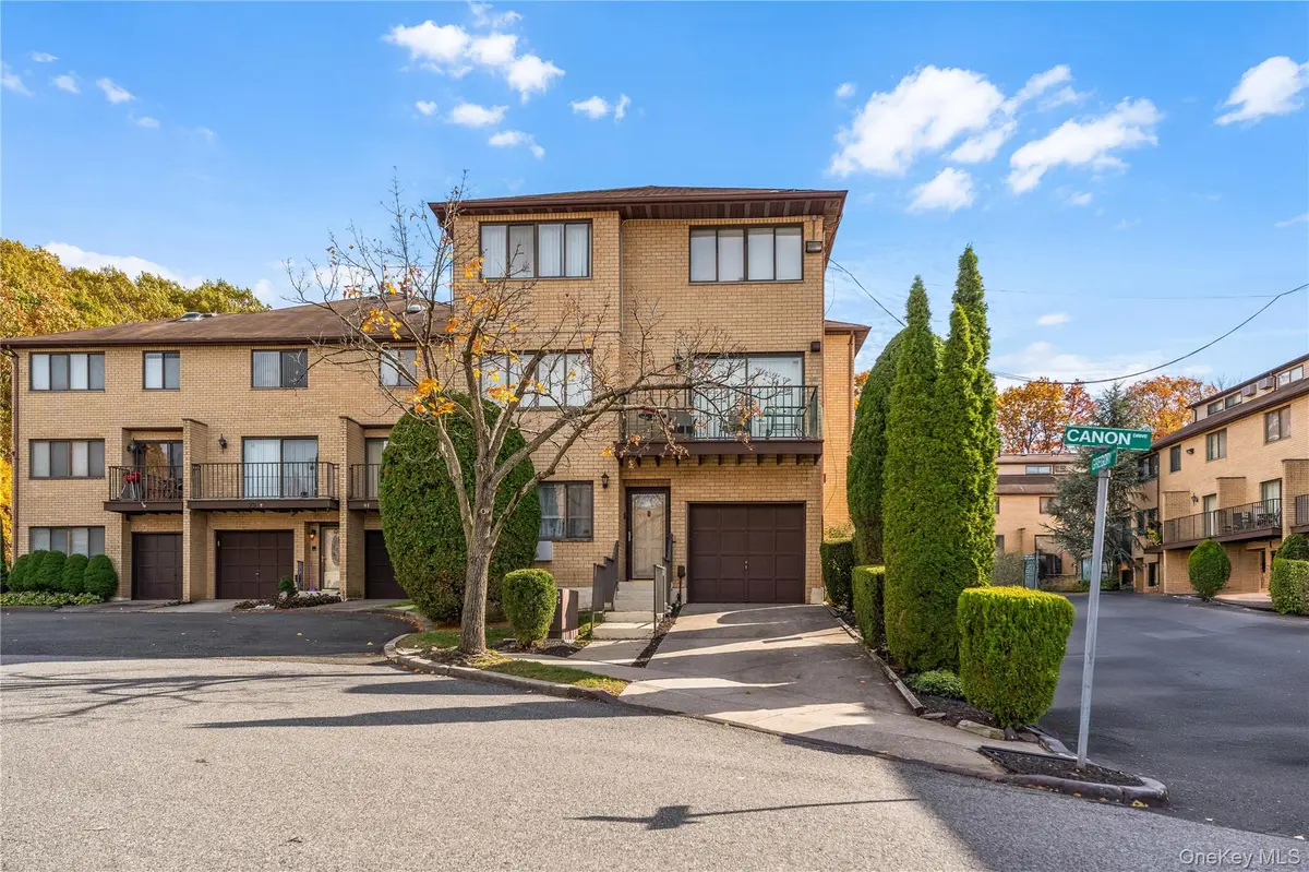 17 Gregory LN #A, Staten Island, NY 10314
